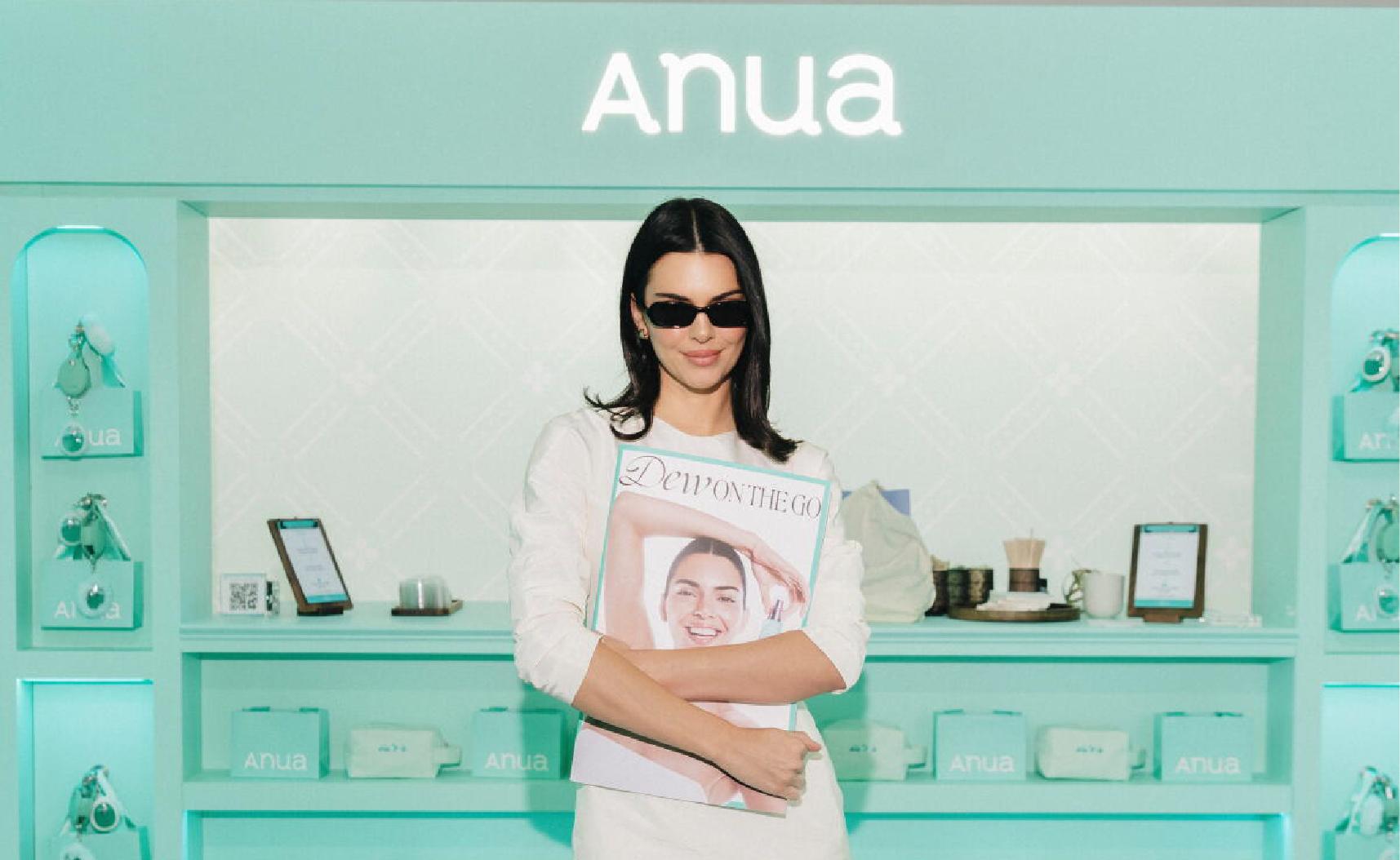 Anua PDRN Collagen Glow serum spray detail